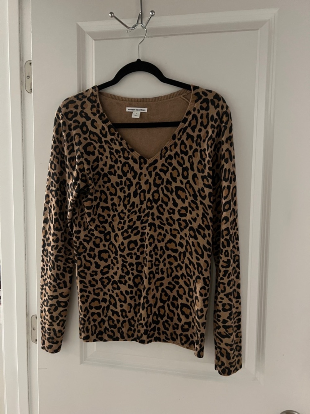 Amazon Essentials Leopard Print V-Neck Sweater in Tan and Black